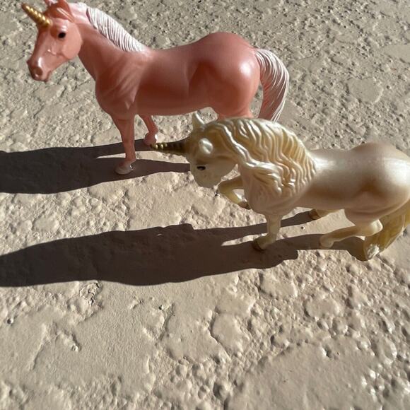 Breyer Stablemates lot of 2 Horse unicorn Pink Gold - Picture 7 of 7